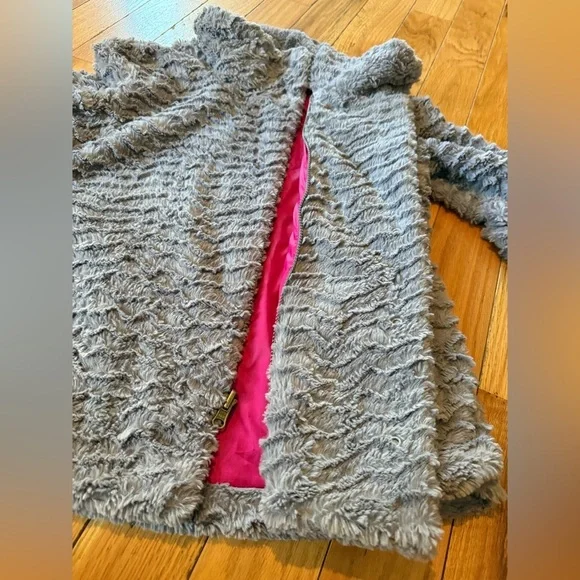 Patagonia Pelage Faux Fur Jacket Women’s Size Small Gray/Pink Full Zip/Snap - Picture 6 of 12